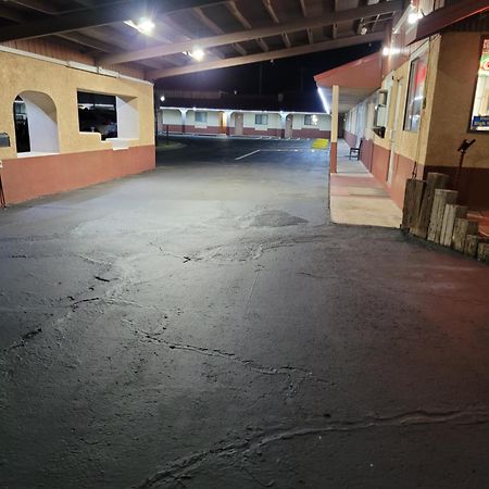 Sands Motel Portales Kültér fotó
